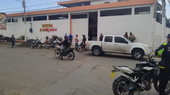 Tres personas fueron asesinadas en un hostal en Manta, Manabí, el 30 de marzo de 2023.