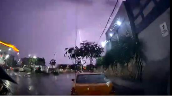 Guayaquil soportó una tormenta eléctrica la noche de 3 y madrugada del 4 de marzo de 2023.