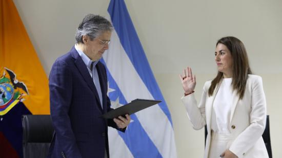 El presidente Lasso toma juramento a Wendy Reyes, como nueva secretaria de Comunicación, el 5 de abril de 2023.