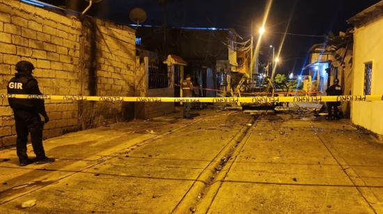 Callejón en Guayaquil donde explotó un auto, el 8 de abril de 2023. 