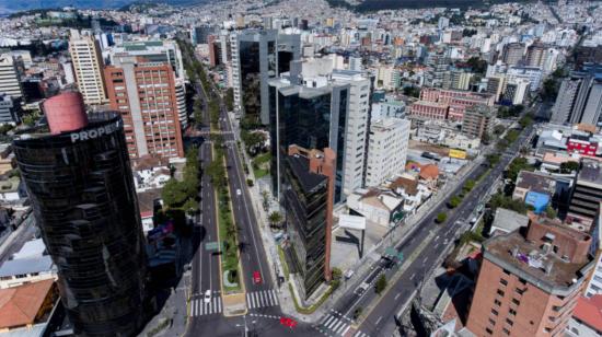 Vista aérea de inmuebles en Quito, en mayo de 2020.