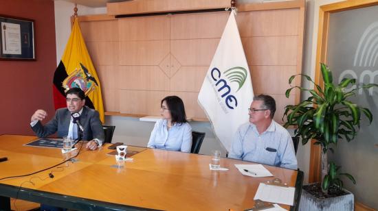 María Eulalia Silva, presidenta de la Cámara de Minería de Ecuador (CME), en rueda de prensa en Quito, el 11 de abril de 2023.