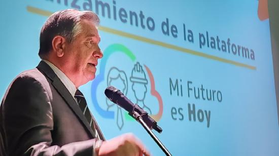 Patricio Donoso, ministro del Trabajo, durante el lanzamiento de la plataforma Mi Futuro es hoy, el 11 de abril de 2023, en Quito.