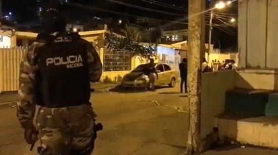 El vehículo donde se encontró la cabeza de un ciudadano en Esmeraldas, 11 de abril de 2023. 