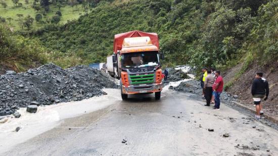 Imagen referencial de la vía Balbanera-Pallatanga-Cumandá, el 13 de marzo de 2023.