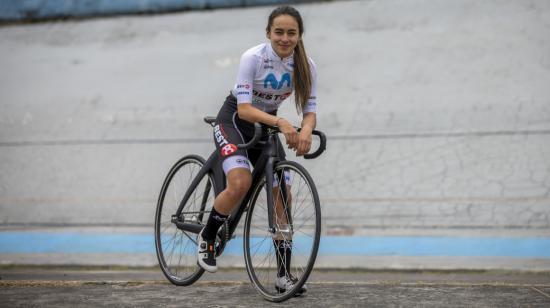 Ana Vivar, en el velódromo José Luis Recalde, en Quito, el 13 de abril de 2023. 