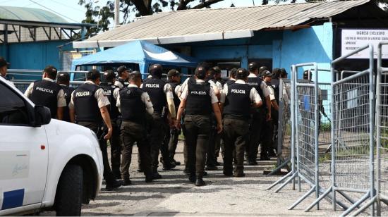 Imagen referencial, la Policía entra a la Penitenciaría del Litoral.