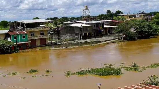 Vista panorámica del malecón de Laurel, población en Daule, Guayas, el 24 de abril de 2023. 