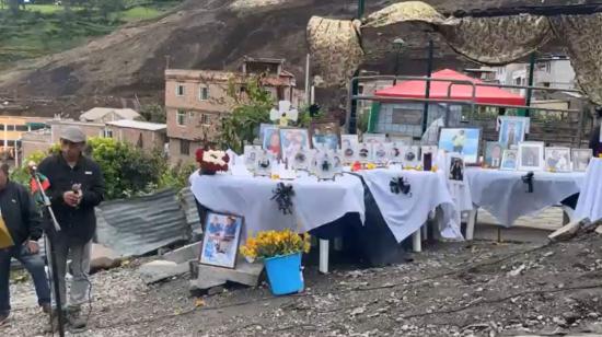 En Alausí se cumplió un homenaje a las víctimas del deslizamiento, la mañana del 26 de abril de 2023. 