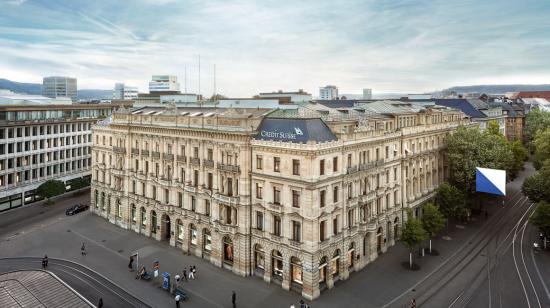 Fachada de la matriz de Credit Suisse, en Zúrich, Suiza.