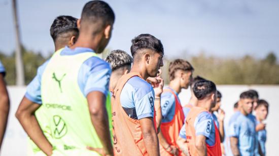 Los jugadores de la selección Sub 20 de Uruguay durante el entrenamiento del 28 de abril.