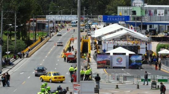 Imagen referencial del puente internacional en Tulcán, fronterizo con Colombia, y hasta donde llevaron a comerciantes de Quito. 