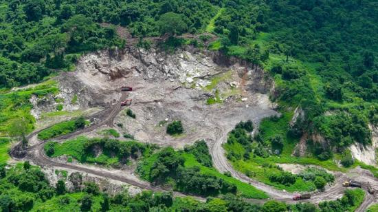 Deforestación en Cerro Blanco, en Guayaquil, el 18 de abril de 2023. 