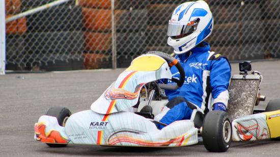 El piloto Bernardo Bueno en la pista del Kartódromo Cotopaxi en Latacunga. 