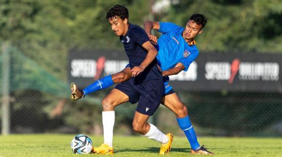 Jugadores de Ecuador y República Dominicana durante un amistoso antes del Mundial Sub 20, el 14 de mayo de 2023.