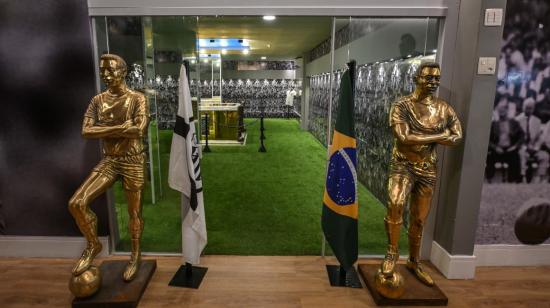 Vista de la entrada al mausoleo de Pelé, en un cementerio de Santos, Brasil, el 15 de mayo de 2023.