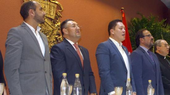 Juan Cristóbal Lloret, prefecto del Azuay; Cristian Zamora, alcalde de Cuenca (centro), y Paúl Carrasco, gobernador del Azuay, el 14 de mayo de 2023. 