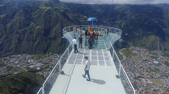 La Pasarela de Cristal, desde donde se aprecia la ciudad de Baños, se inauguró en abril del 2023.