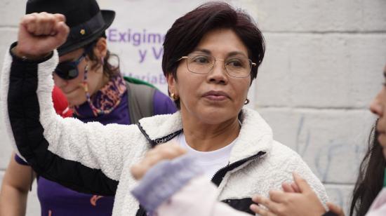 Elizabeth Otavalo, madre de María Belén Bernal, en un plantón el 14 de febrero de 2023. 