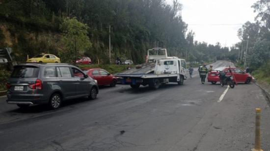 Vehículos en la avenida Simón Bolívar, el 28 de mayo de 2023.