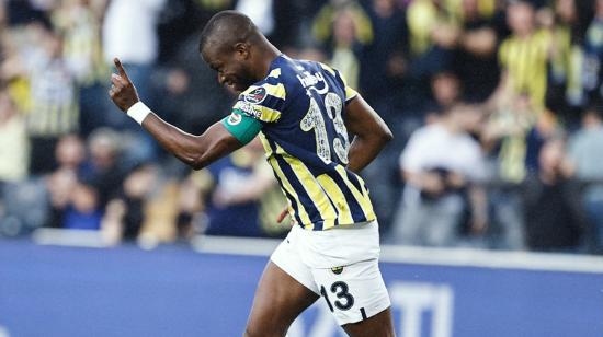 Enner Valencia festeja su gol con el Fenerbahce, el martes 30 de mayo de 2023.