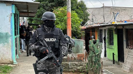 Foto referencial de las Fuerzas Armadas en el distrito Nueva Prosperina, al noroeste de Guayaquil, este miércoles 31 de mayo del 2023. 