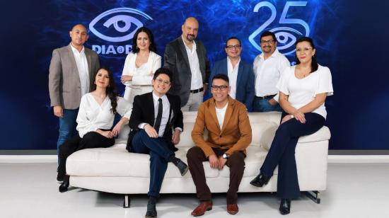 De izquierda a derecha: 
Juan Fernando Andrade, Ángela Castillo, Xavier Aguirre, David Vallejo, David Bastidas,
Gabriela Osorio, Germán López, Alex Veloz y Adriana Piedra. 