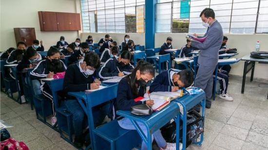 Un aula de clases de la Unidad Educativa Alfonso Laso Bermeo, en Quito, marzo de 2023.