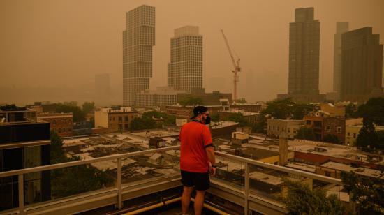 Vista frontal de la neblina que cubre parte de Nueva York, el 7 de junio de 2023. 