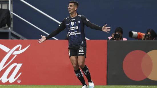 Michael Hoyos festeja uno de sus goles ante Corinthians en la Copa Libertadores, el miércoles 7 de junio de 2023.