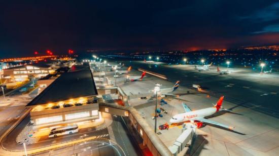 Aeropuerto Internacional Mariscal Sucre, de Quito. 