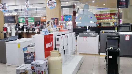 Tienda de electrodomésticos del Grupo Ortiz en el Mall del Río, en Cuenca.