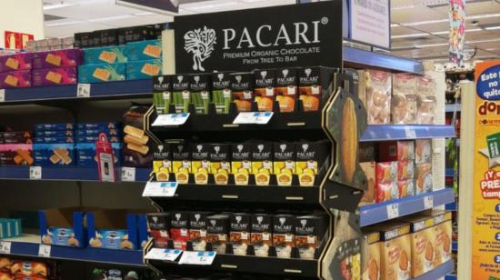 Barras de chocolate Pacari en supermercados de El Corte Inglés, en España. Foto de octubre de 2020. 