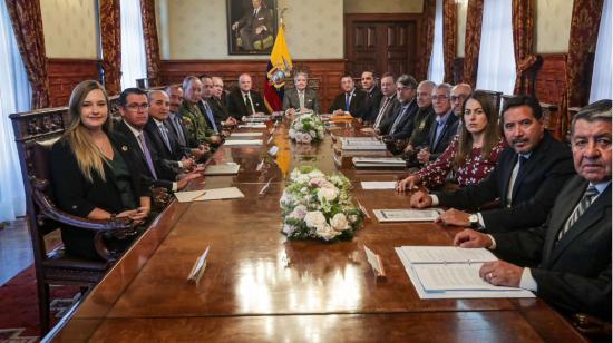 Miembros del Cosepe, reunidos en Quito, junto al presidente Guillermo Lasso, el 22 de junio de 2023. 