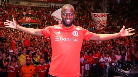 Enner Valencia fue recibido por los hinchas del Inter de Porto Alegre, el 26 de junio de 2023.