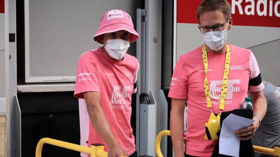 Richard Carapaz se sometió a sometió a chequeos médicos y se realizó unas radiografías, después de su caída en la Etapa 1 del Tour de Francia, el 1 de julio de 2023. 