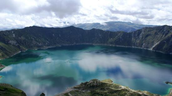 Vista panorámica de la Laguna Quilotoa, en la reserva ecológica Los Ilinizas. 