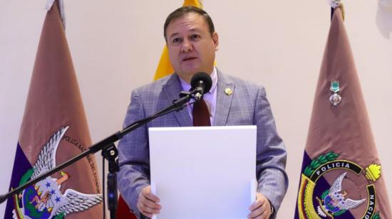 Juan Zapata, ministro del Interior, durante su intervención en la Ceremonia de Clausura del XLVII Curso de Estado Mayor de la Academia de Estudios Estratégicos, el 5 de enero de 2023, en Quito.