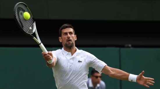 Novak Djokovic, durante su partido ante Hubert Hurkacz en Wimbledon, el 10 de julio de 2023.