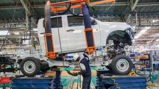 Planta de ensamblaje de Chevrolet, en Ecuador. Fabricación de una D-Max. Foto de Archivo de 2019.