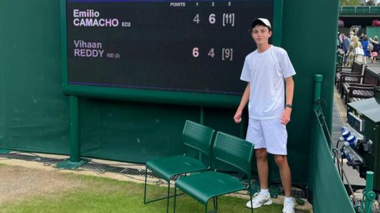 Emilio Camacho, durante su primer partido de Wimbledon Sub 14, el 13 de julio de 2023.