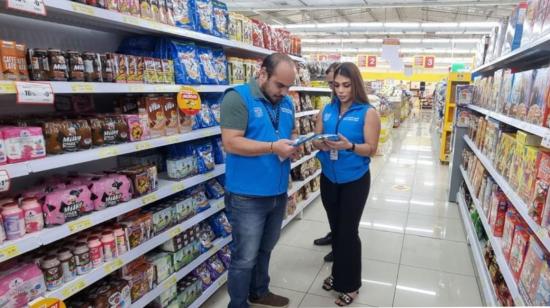 Controles de Arcsa a la calidad e inocuidad de la leche en Cotopaxi, el 12 de julio de 2023.