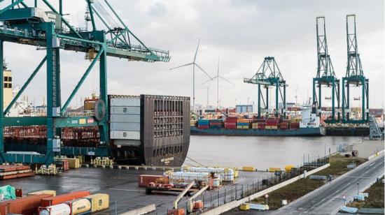 Imagen referencial. Vista del puerto de Amberes, principal puerto de entrada de la cocaína en Europa. 