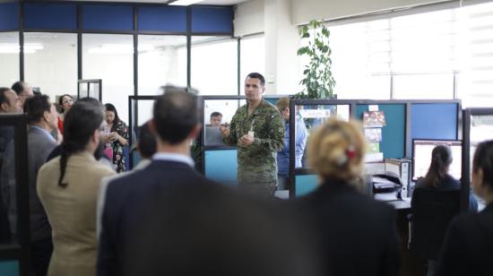 Observadores electorales, este 18 de julio de 2023, durante un recorrido en el IGM.