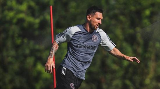 Lionel Messi durante un entrenamiento con el Inter Miami.