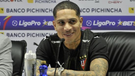 Paolo Guerrero, durante una rueda de prensa en el estadio Rodrigo Paz Delgado, el 21 de julio de 2023. 