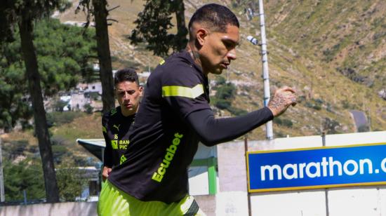 Paolo Guerrero, durante un entrenamiento con Liga de Quito, el 24 de julio de 2023. 