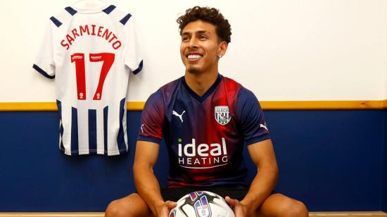 El jugador ecuatoriano, Jeremy Sarmiento, vistiendo la camiseta del West Bromwich Albion, el 25 de julio de 2023.