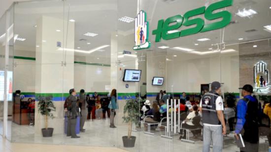 Imagen referencial de una agencia del IESS en Guayaquil.