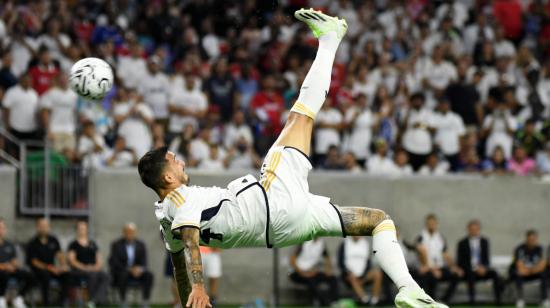 Joselu, del Real Madrid, anota un golazo de chilena ante el Manchester United, el 26 de julio de 2023. 